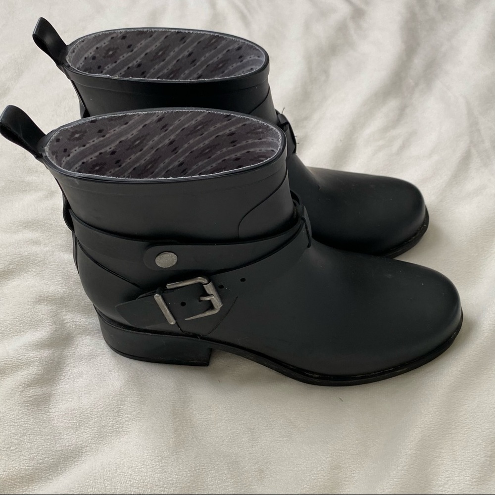 LUCKY BRAND rindah belted heeled rain boot